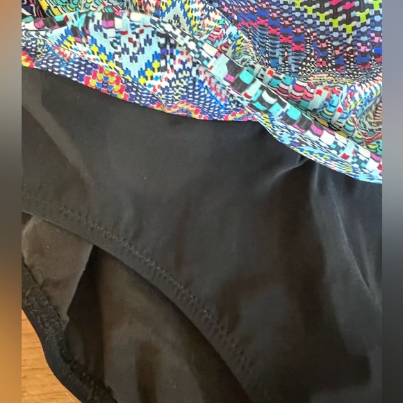 Profile by Gottex Women's Molded
Underwire Bra Tribal one piece size 12 NWT - Picture 3 of 12